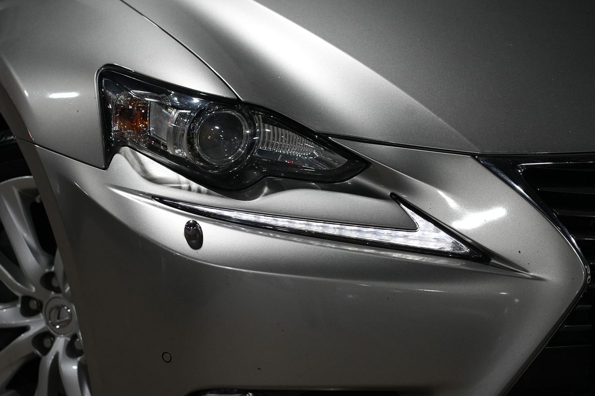 2016 Lexus IS IS200t Luxury ASE30R