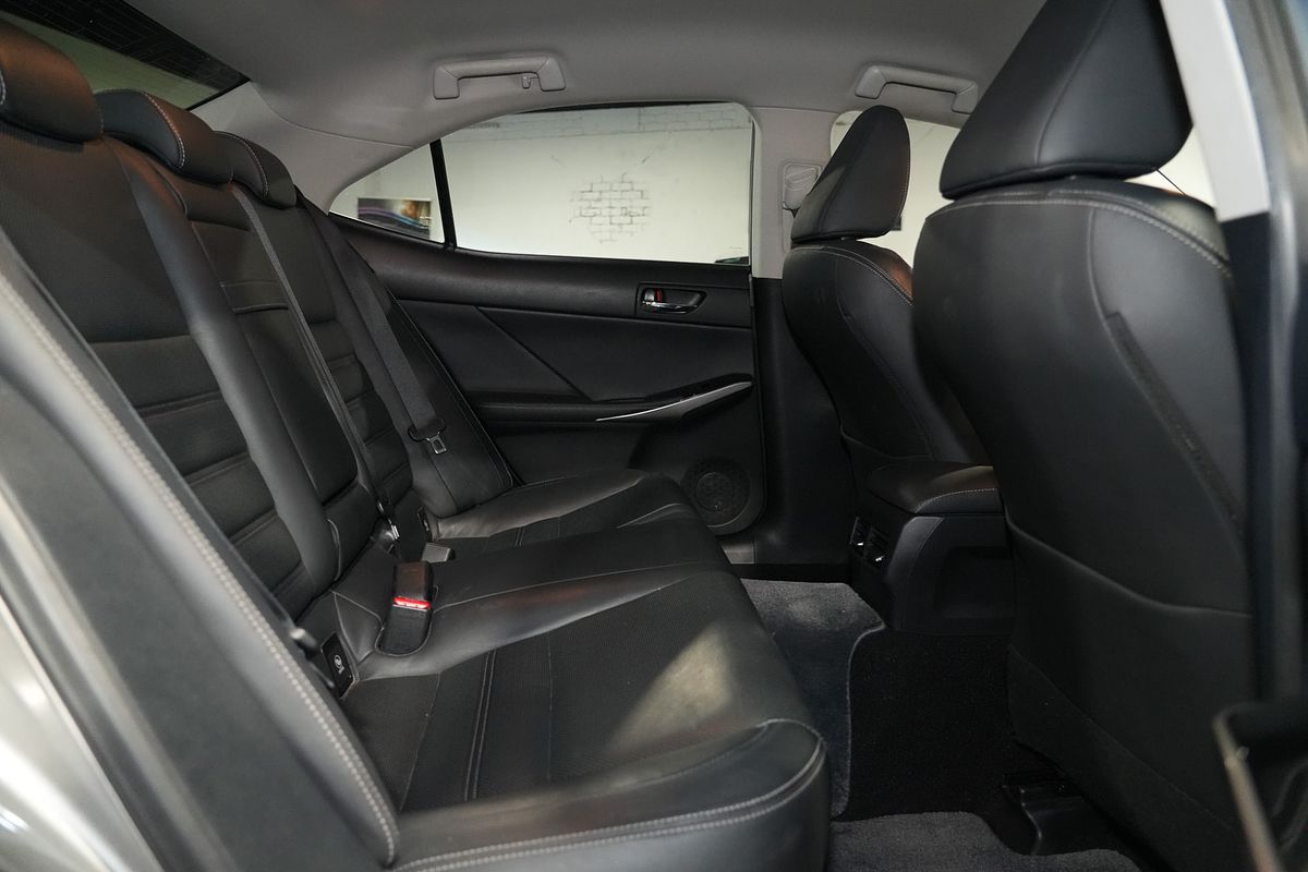 2016 Lexus IS IS200t Luxury ASE30R