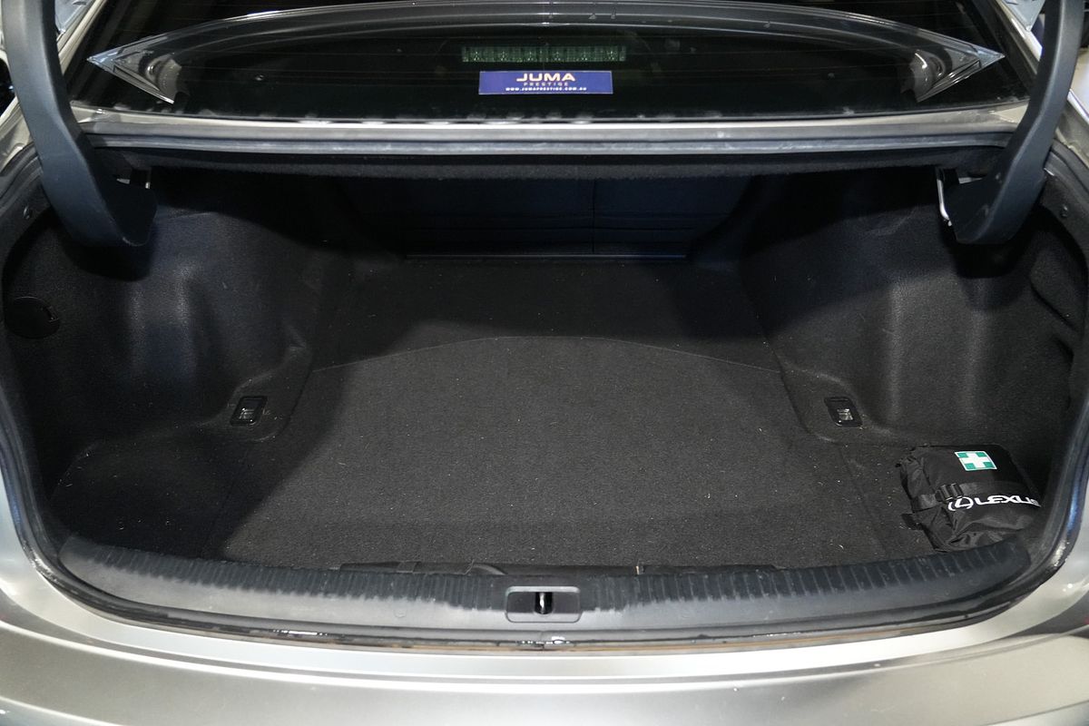2016 Lexus IS IS200t Luxury ASE30R