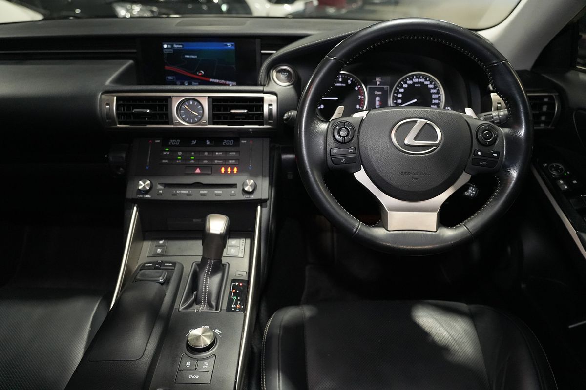 2016 Lexus IS IS200t Luxury ASE30R