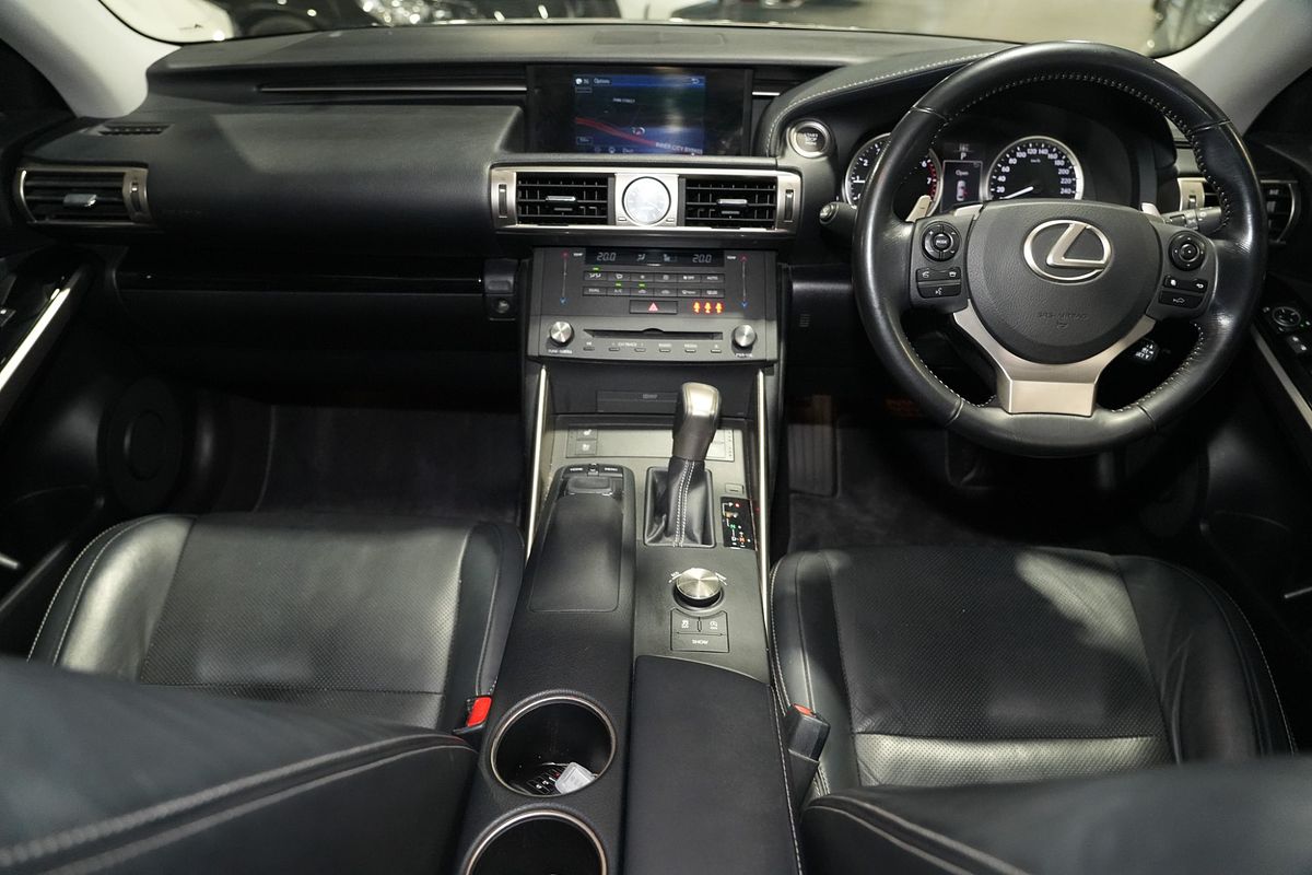 2016 Lexus IS IS200t Luxury ASE30R