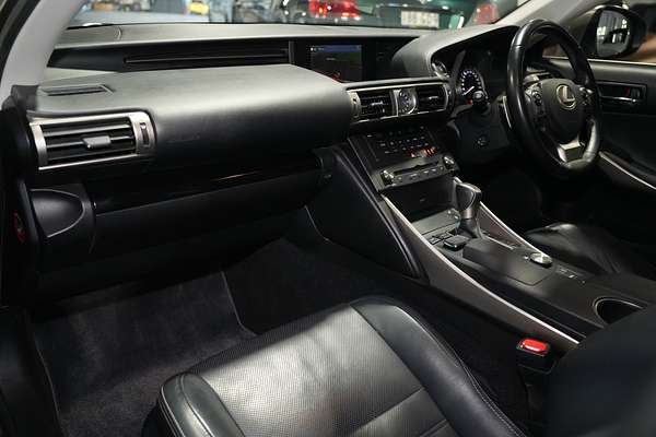 2016 Lexus IS IS200t Luxury ASE30R