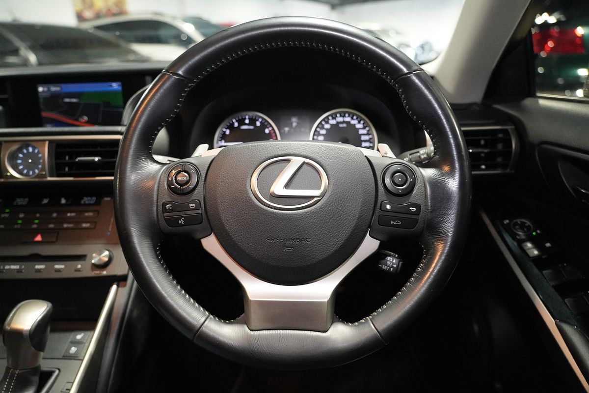 2016 Lexus IS IS200t Luxury ASE30R