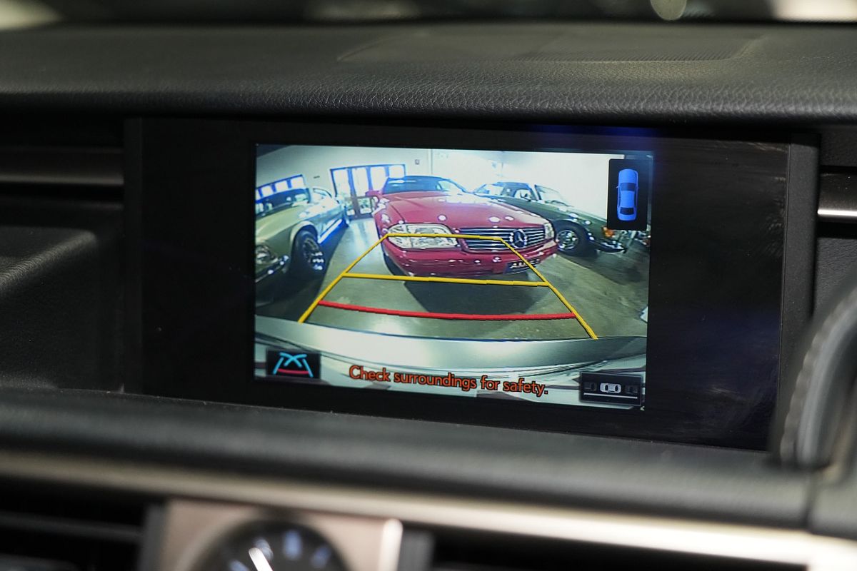 2016 Lexus IS IS200t Luxury ASE30R