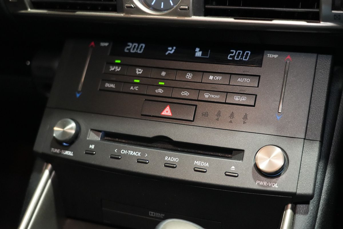 2016 Lexus IS IS200t Luxury ASE30R