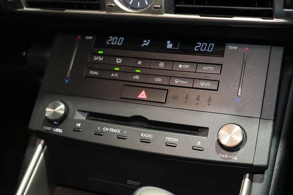 2016 Lexus IS IS200t Luxury ASE30R
