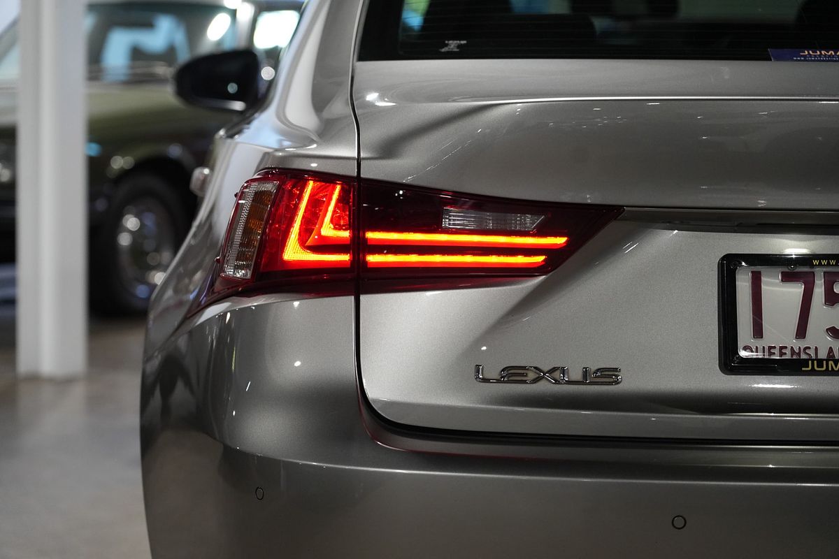 2016 Lexus IS IS200t Luxury ASE30R