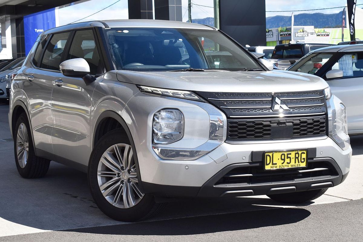 2024 Mitsubishi Outlander ES ZM