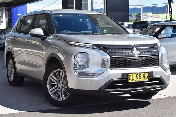 2024 Mitsubishi Outlander ES ZM