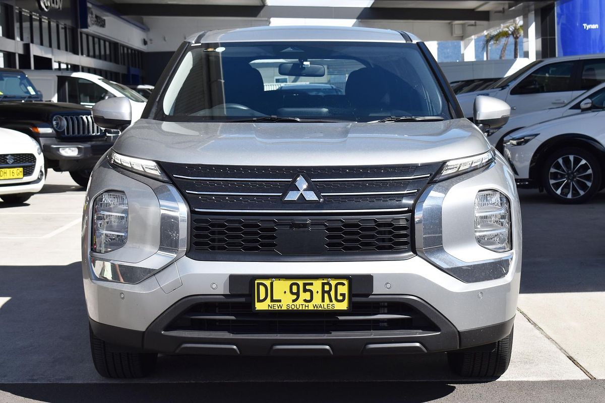 2024 Mitsubishi Outlander ES ZM