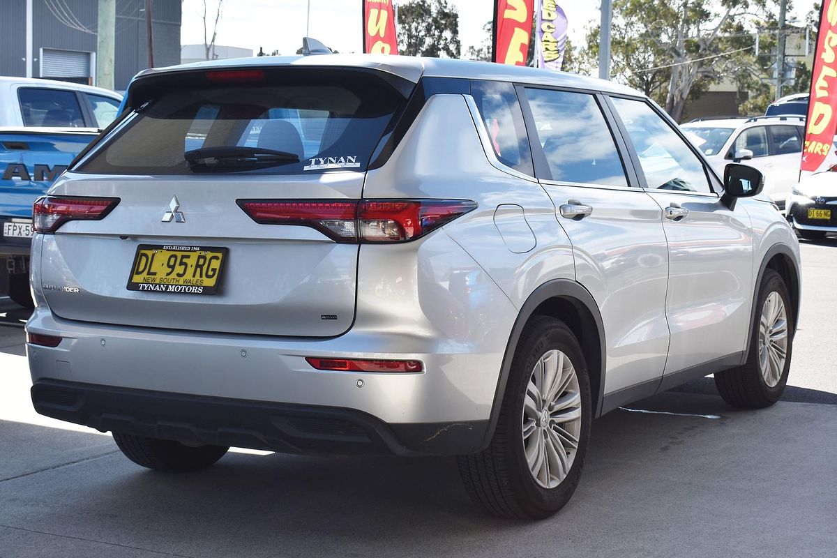 2024 Mitsubishi Outlander ES ZM