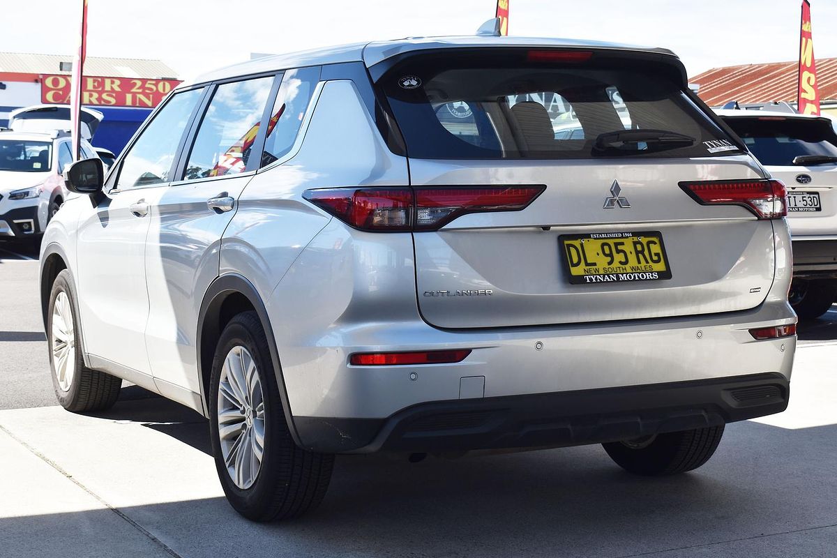 2024 Mitsubishi Outlander ES ZM