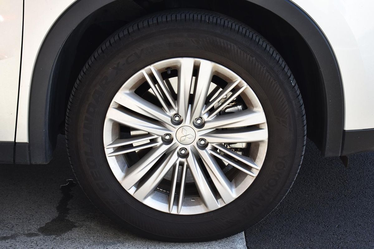 2024 Mitsubishi Outlander ES ZM