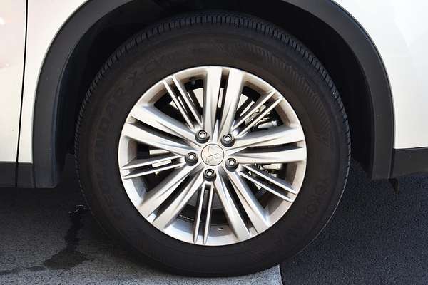2024 Mitsubishi Outlander ES ZM