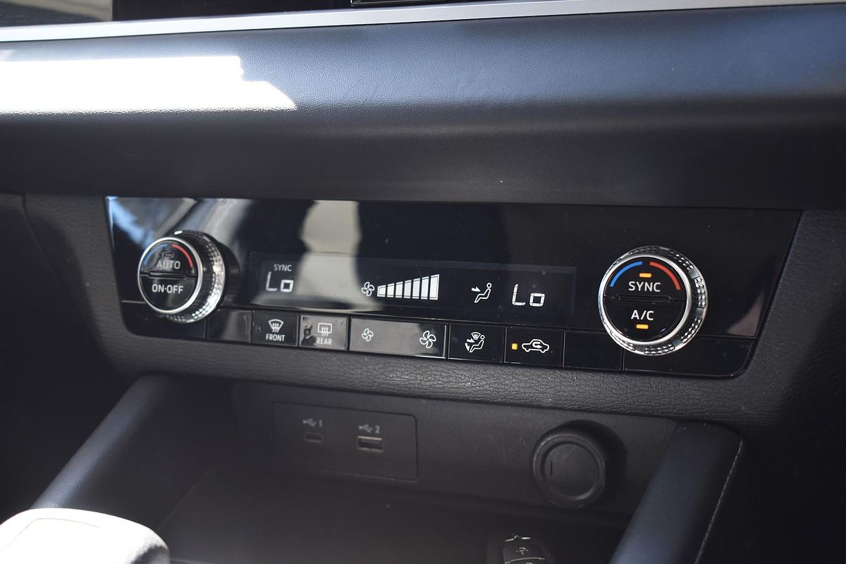 2024 Mitsubishi Outlander ES ZM