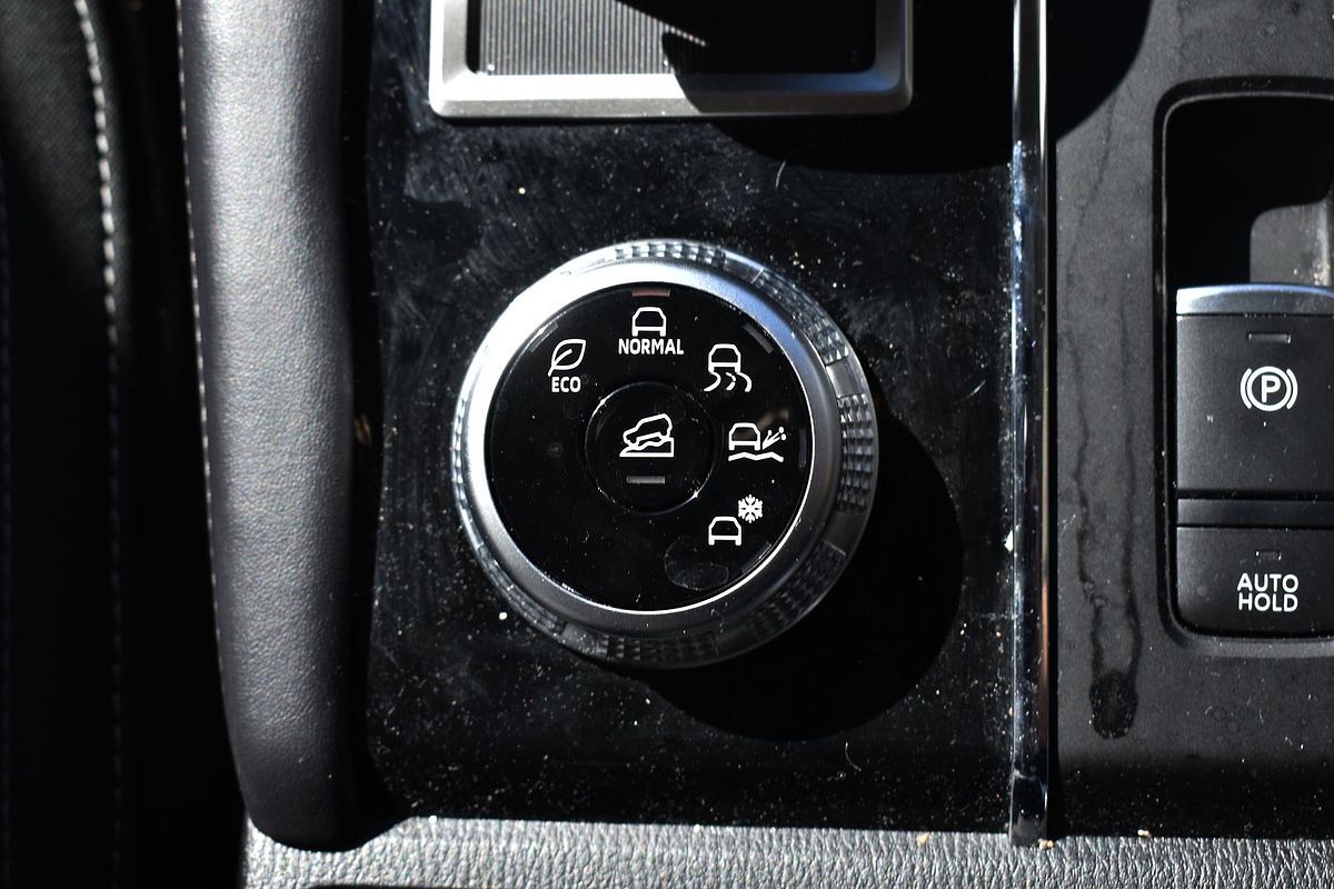 2024 Mitsubishi Outlander ES ZM