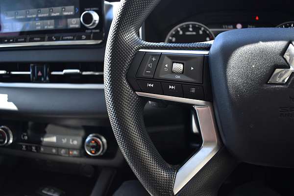 2024 Mitsubishi Outlander ES ZM