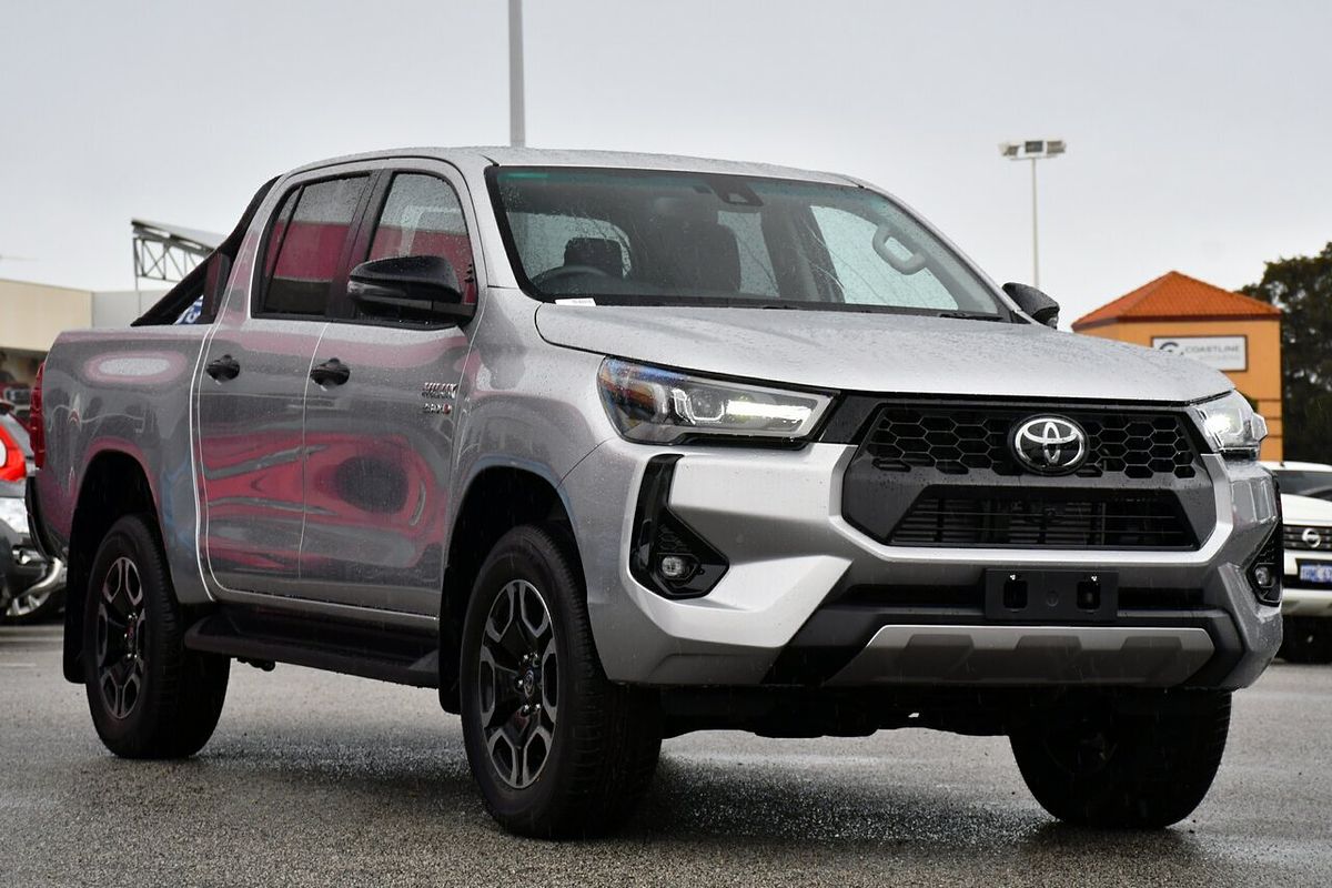 2025 Toyota Hilux SR5 48V GUN126R 4X4