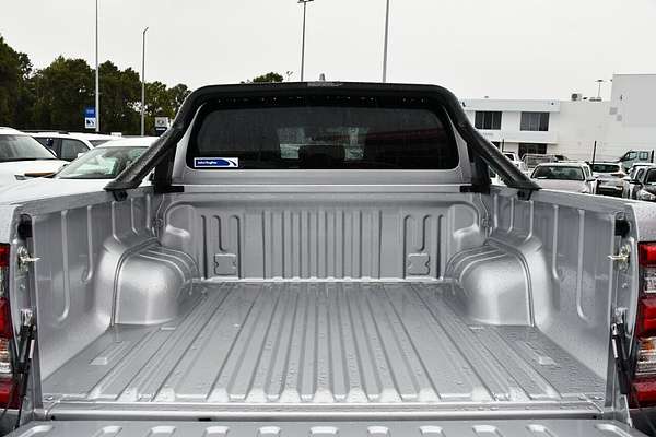 2025 Toyota Hilux SR5 48V GUN126R 4X4