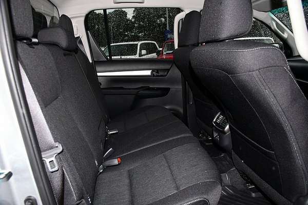 2025 Toyota Hilux SR5 48V GUN126R 4X4