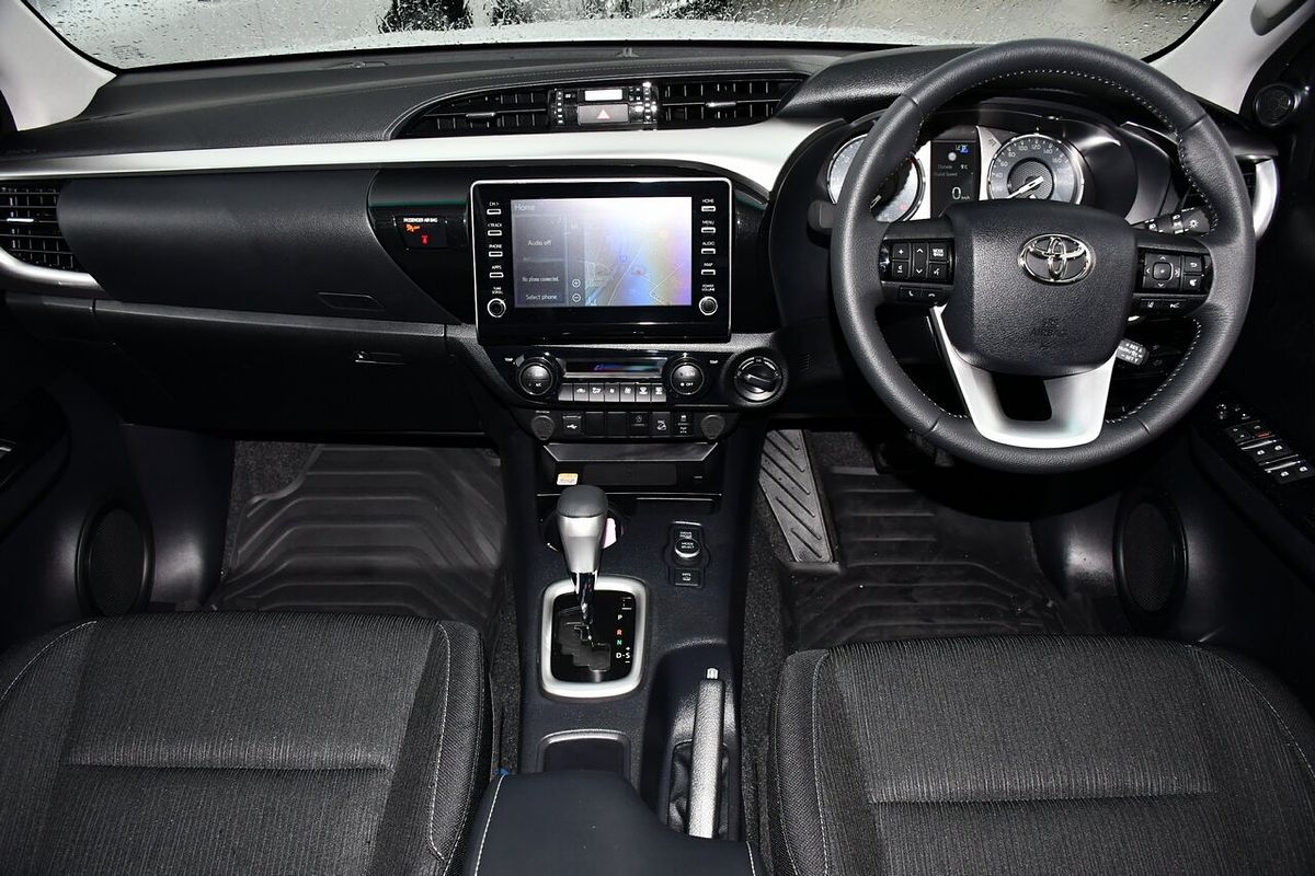 2025 Toyota Hilux SR5 48V GUN126R 4X4