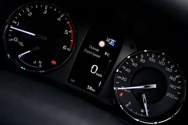 2025 Toyota Hilux SR5 48V GUN126R 4X4