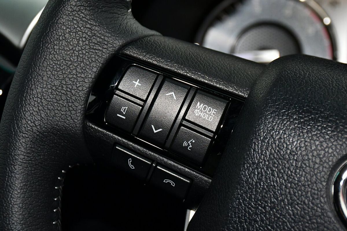 2025 Toyota Hilux SR5 48V GUN126R 4X4