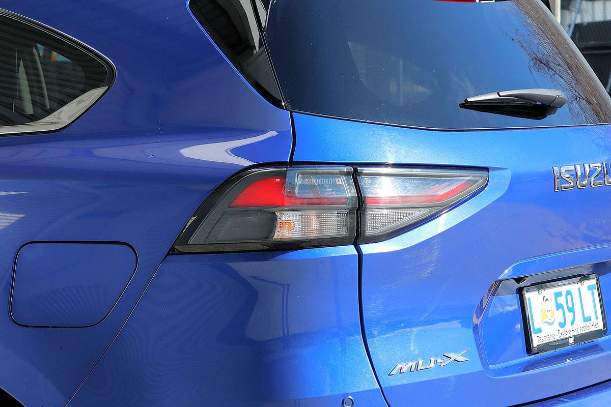 2023 Isuzu MU-X LS-T