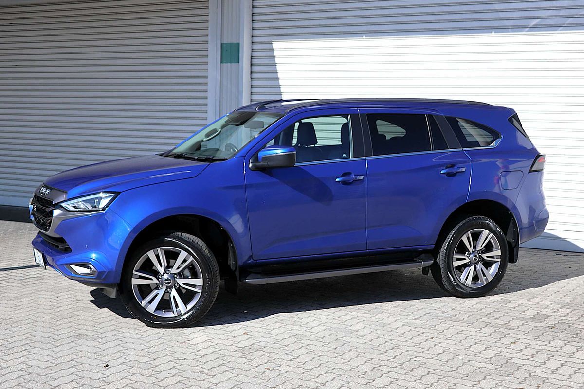 2023 Isuzu MU-X LS-T