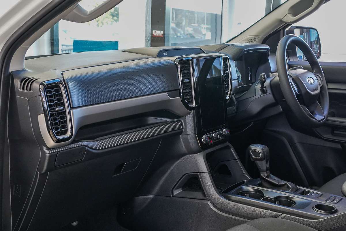2024 Ford Everest Ambiente 2.0L