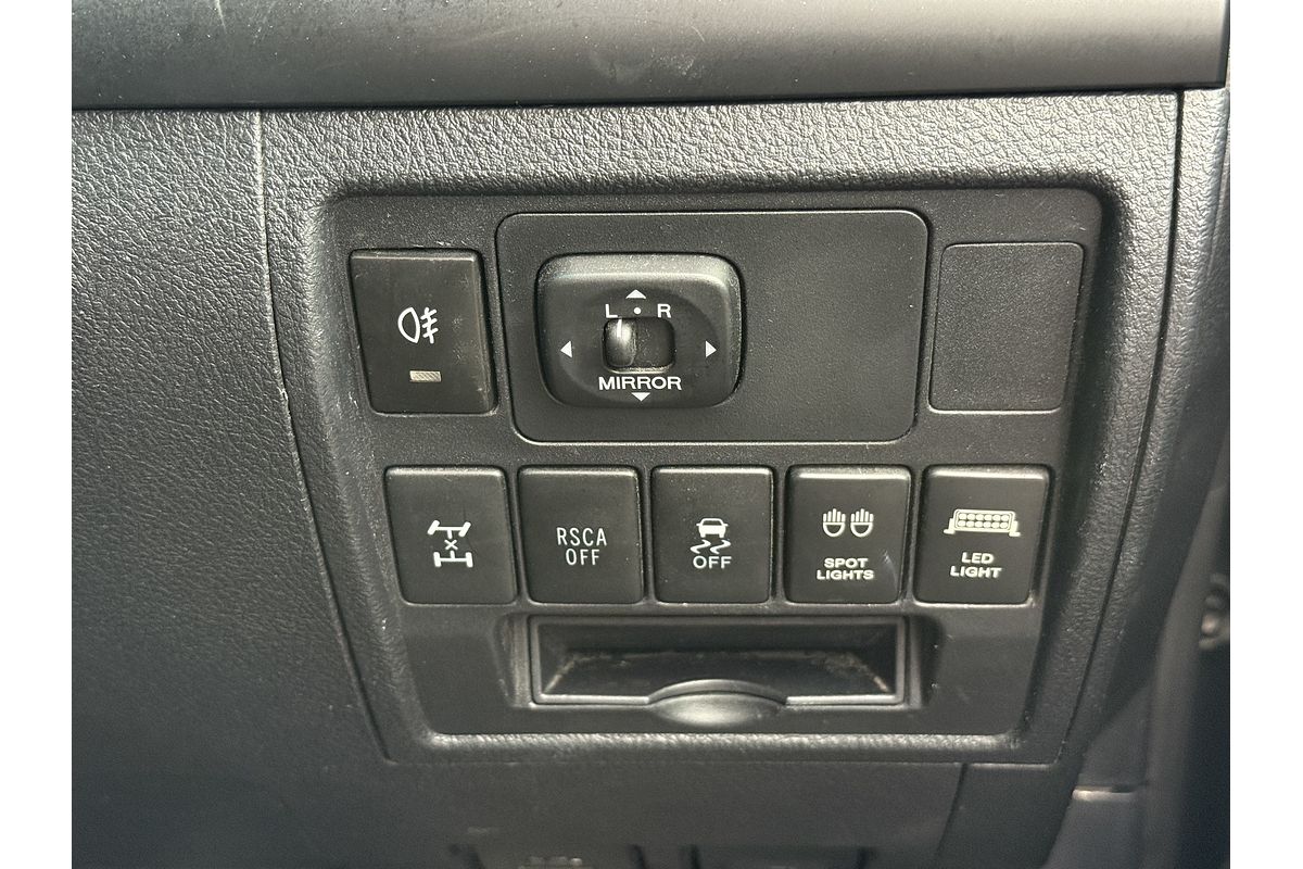 2013 Toyota Landcruiser GXL VDJ200R