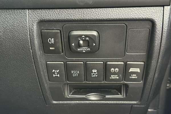 2013 Toyota Landcruiser GXL VDJ200R