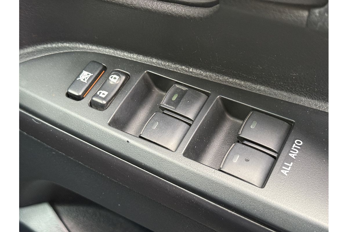 2013 Toyota Landcruiser GXL VDJ200R