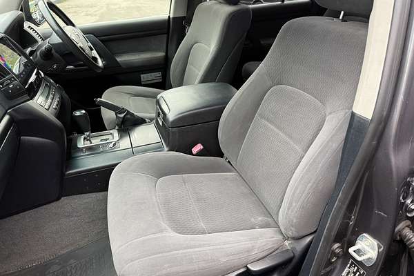 2013 Toyota Landcruiser GXL VDJ200R