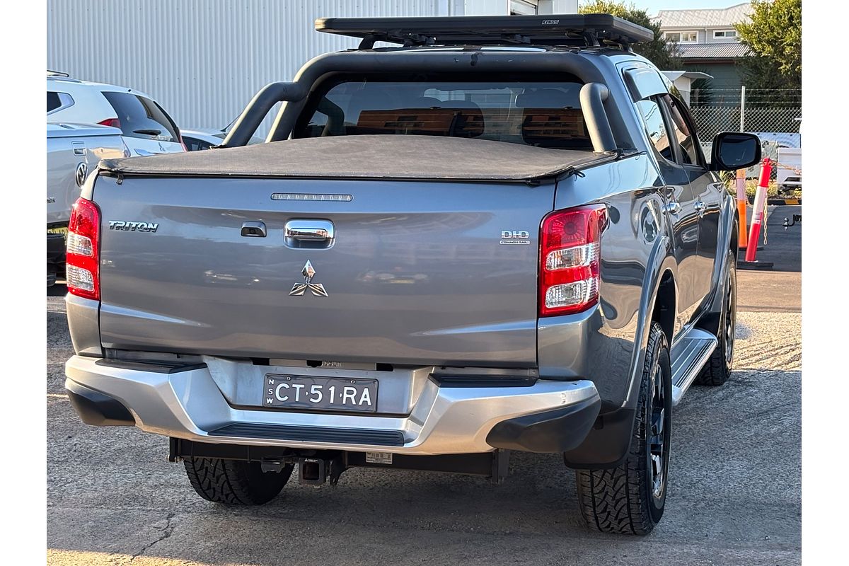 2017 Mitsubishi M Exceed MQ