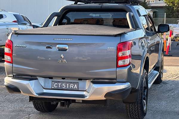 2017 Mitsubishi M Exceed MQ