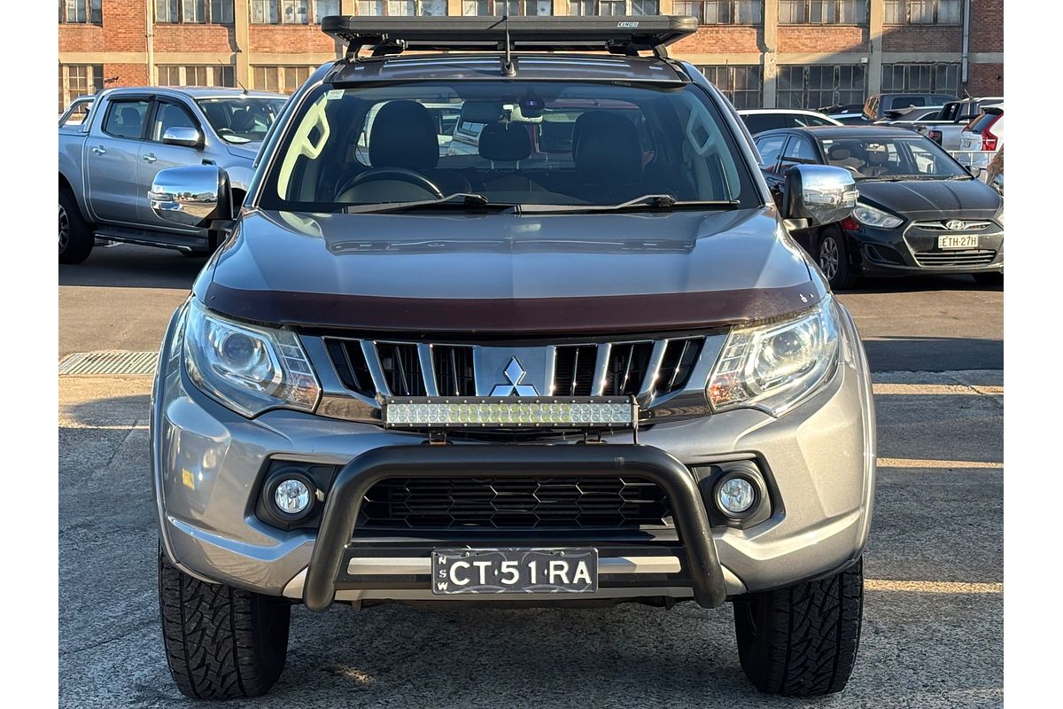 2017 Mitsubishi M Exceed MQ