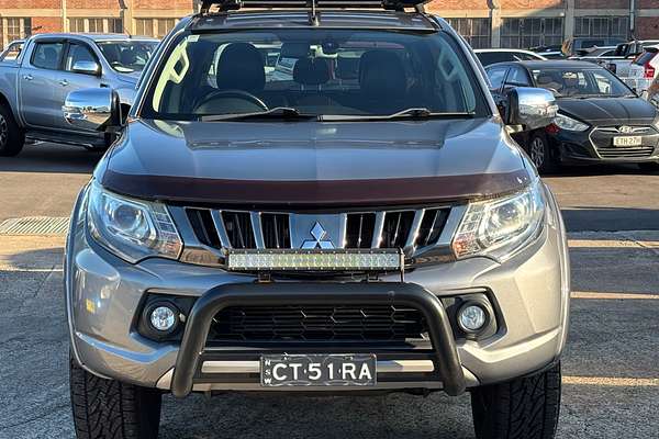 2017 Mitsubishi M Exceed MQ