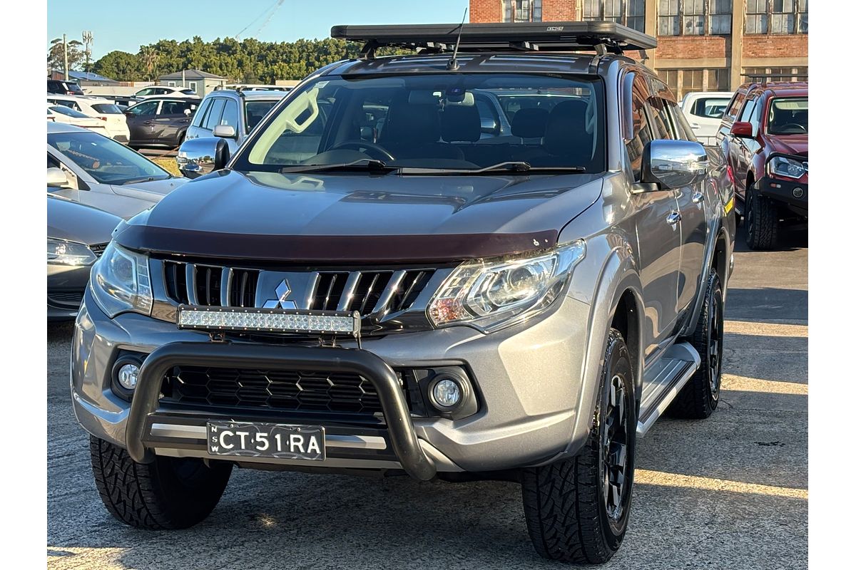 2017 Mitsubishi M Exceed MQ