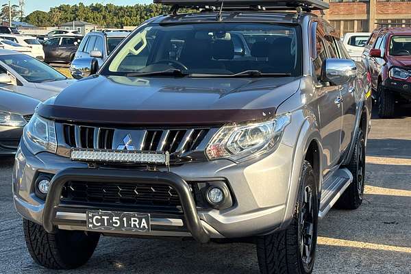 2017 Mitsubishi M Exceed MQ