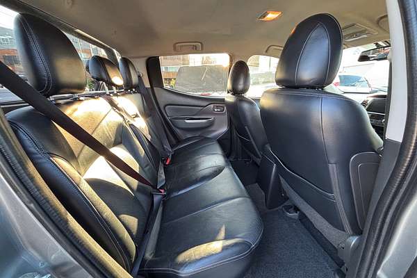2017 Mitsubishi M Exceed MQ