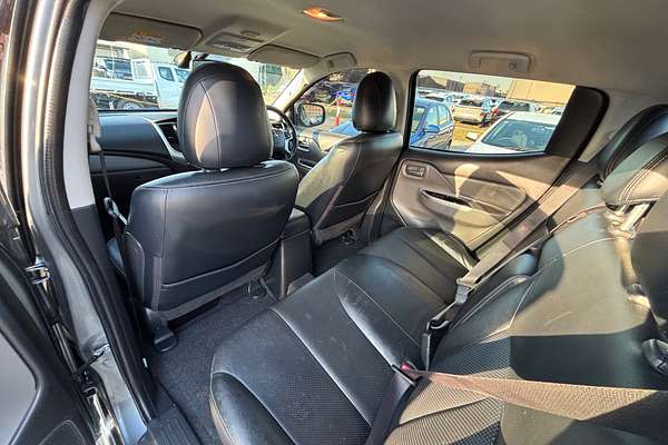 2017 Mitsubishi M Exceed MQ