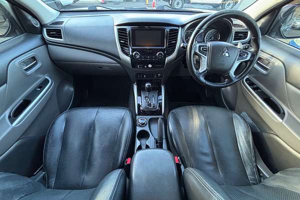 2017 Mitsubishi M Exceed MQ