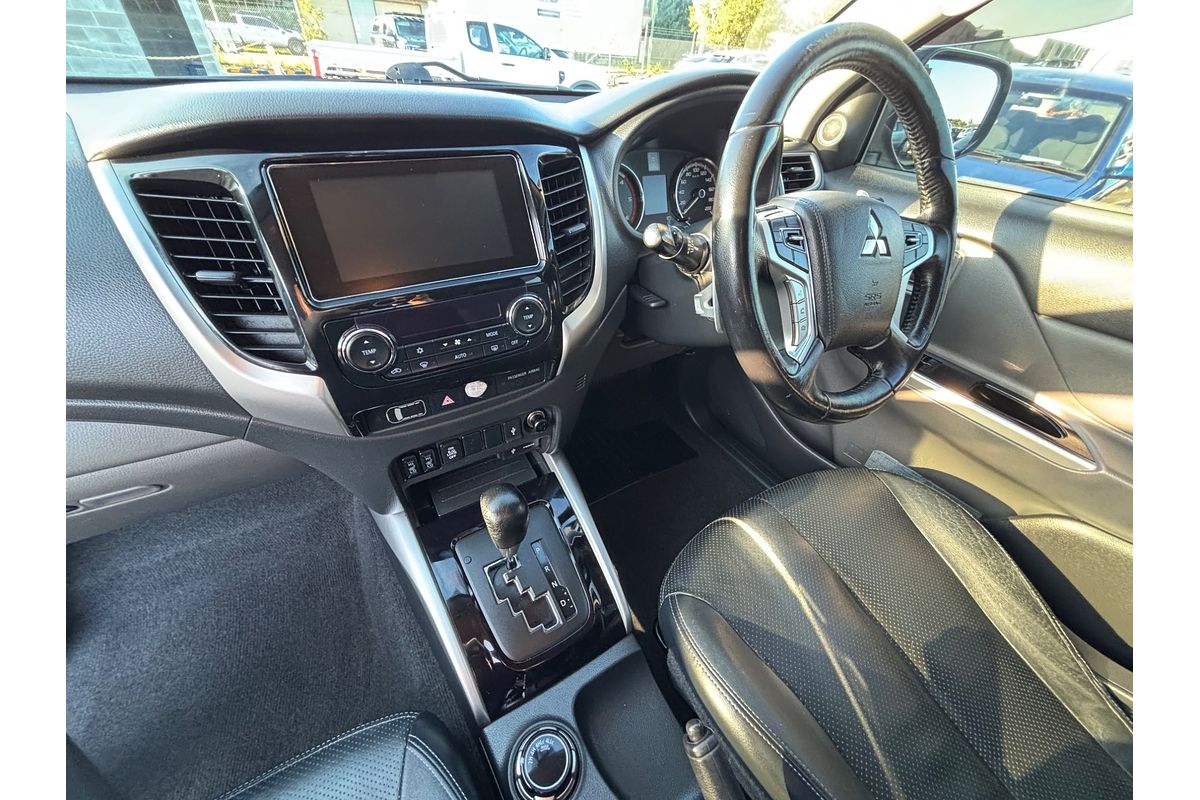 2017 Mitsubishi M Exceed MQ