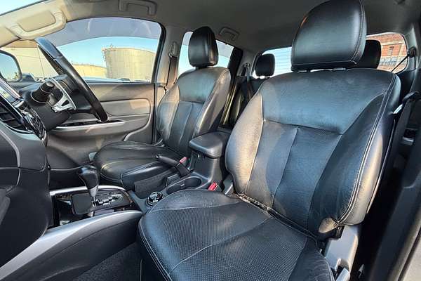 2017 Mitsubishi M Exceed MQ