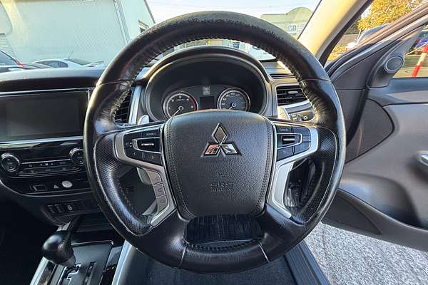 2017 Mitsubishi M Exceed MQ