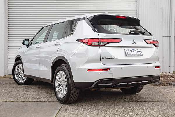 2024 Mitsubishi Outlander ES ZM