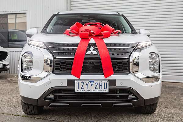 2024 Mitsubishi Outlander ES ZM