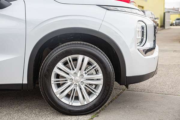 2024 Mitsubishi Outlander ES ZM