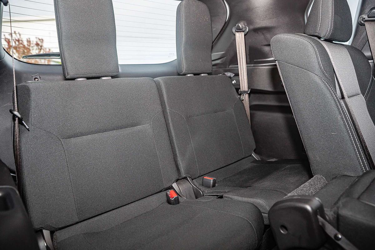 2024 Mitsubishi Outlander ES ZM